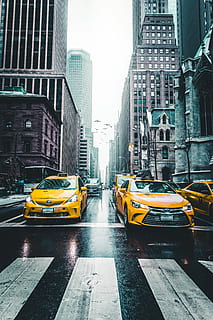 diversos, cotxe, skycraper, groc, cotxes, es va aturar, vianants, carril, edifici, arquitectura, torre, gratacels, ciutat, exterior de l'edifici, estructura construïda, manera de transport, transport, automòbil, taxi, carrer, taxi groc, vida de ciutat, exterior d’edifici d’oficines, vehicle terrestre, carretera, carrer de la ciutat, dia, cap gent, a l'aire lliure, districte financer, paisatge urbà, 5K, CC0, domini públic, lliure de regalies