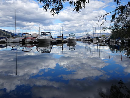 reflexão, Porto, seleção, barcos, náutico, agua, céu, ancorado, nuvem - céu, água parada, lago, embarcação náutica, modo de transporte, transporte, natureza, árvore, beira-mar, ninguém, dia, barco a vela, scenics - natureza, tranquilidade, viagem, ao ar livre, iate, indústria pesqueira, barco de pesca, 4K, CC0, domínio público, royalty free