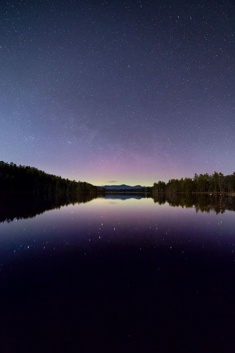 fotografia de reflexió, estrella, cel, calma, cos, aigua, fotografia de paisatge, aurora, estany, reflexió, arbre, muntanya, naturalesa, espai, llum del nord, aurora boreali, nit, bosc, constel · lació, pacífica, a l'aire lliure, Via Làctea, llac, estrella - espai, astronomia, bellesa a la natura, escenics - natura, escena tranquil·la, camp estel·lar, tranquil·litat, cap gent, cel clar, 5K