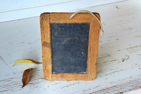 empty, rectangular, brown, wooden, photo frame, school, old, plate, learning, old school, learn, student, child, vintage, knowledge, class, black, read, years, historic, teaching, light, idea, concept, chalkboard, frame, rustic, chalk, teach, think, drawing, symbol, blackboard, draw, write, plan, sketch, genius, creativity, inspiration, strategy, business, education, solution, success, leaf, wood - Material, backgrounds, old-fashioned, table, no people, close-up, still life, indoors, high angle view, food and drink, cutting board, food, day, wood, board, freshness, plank, focus on foreground, wood grain, 2K