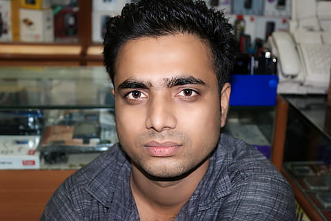 ravi, Modelka, herec, Indie, bollywood, kánon, slavný, osobnost, portrét, při pohledu na fotoaparát, jedna osoba, čelní pohled, mladého dospělého, mladí muži, střela do hlavy, uvnitř, skutečných lidí, zaměřit se na popředí, neformální oblečení, životního stylu, muži, strniště, kuchyně, vousy, důvěra, detail, volnočasové aktivity, 5K, CC0, veřejná doména, bez autorských práv