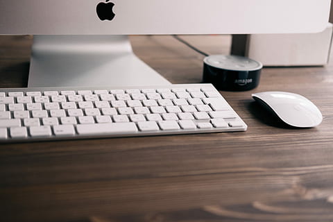 selektiv, fokus fotografie, Silber Imac, Apfel, kabellos, Tastatur, magische Maus, schwarz, Amazon Echo Punkt 2, 2nd, Generation, Tabelle, neben, magische Tastatur, Apfel magische Maus, Maus, Computer, elektronisch, Arbeitsplatz, Technologie, Computer Tastatur, Gerät, Desktop, Konfiguration, Arbeitsraum, Arbeit, Computerausrüstung, kabellose Technologie, Schreibtisch, Verbindung, Möbel, drinnen, Holz - Material, Kommunikation, keine Leute, Nahansicht, Stillleben, Geschäft, Computermaus, selektiver Fokus, Internet, 5K, CC0, gemeinfrei, lizenzfrei