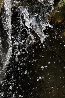 Wasser, Spritzen, fallen, Blase, Wassertropfen, nass, Regen, frisch, Natur, Wasserspritzen, Bewegung, plantschen, Spritzwasser, Frische, Umgebung, kalt, Makro, klar, keine Leute, Nahansicht, Tag, draußen, kalte Temperatur, Baum, Winter, High Angle View, Schönheit in der Natur, Rock, Pflanze, Bewegungsunschärfe, Eis, sprühen, fließendes Wasser, fließend, 4K, CC0, gemeinfrei, lizenzfrei