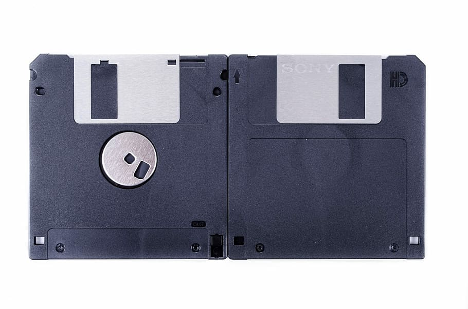 aïllat, disquet, dossier, guardar, blanc, registre, mitjans de comunicació, negocis, en blanc, compacte, dades, obsoleta, plàstic, memòria, byte, negre, tecnologia, ordinador, equipament, objecte, disc, informàtica, retro, mitjà, còpia de seguretat, botiga, tallar, maquinària, fons blanc, passat de moda, electricitat, tir de l'estudi, sol objecte, a l'interior, color negre, primer pla, cap gent, comunicació, estil retro, tecnologia sense fils, seguretat, natura morta, tancat, fet per l'home, antiguitat, 1080P