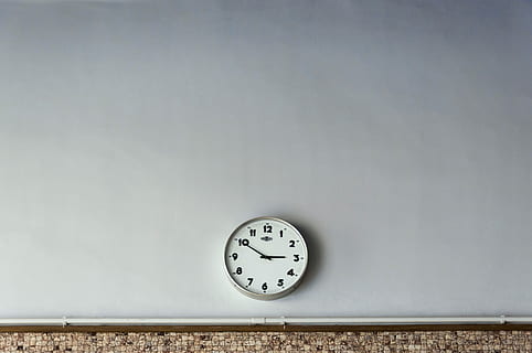 rodó, blanc, lectura del rellotge de paret, 2:50, lectura de rellotge analògic, en punt, rellotge, paret, temps, rellotge analògic, rellotge de paret, analògic, interior, compte enrere, còpia espai, funció de construcció de parets, data límit, instrument del temps, a l'interior, cap gent, tir de l'estudi, sol objecte, precisió, nombre, dia, senzillesa, Minuta, fons blanc, urgència, 4K, CC0, domini públic, lliure de regalies