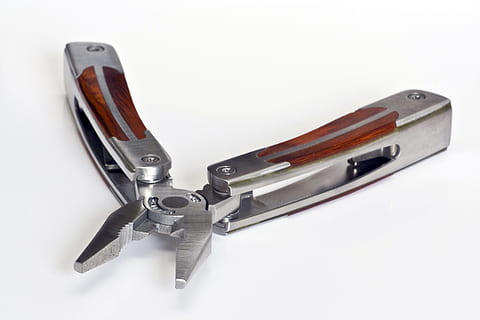 outil, bit, pinces, fond blanc, prise de vue en studio, arme, à l'intérieur, objet unique, métal, personne, pistolet, la communication, deux objets, acier, signe, coupé, panneau d'avertissement, manipuler, Sécurité, fermer, La technologie, couteau - arme, fait par l'homme, agression, couleur argentée, alliage, 4K, CC0, domaine public, libre de droits