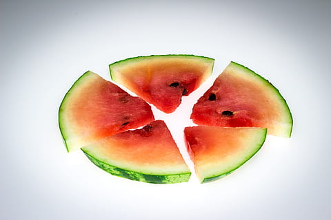 vandmelon, frugt, skive, melon, mad, naturlig, friskhed, sund kost, tværsnit, studio skud, mad og drikke, velvære, indendørs, hvid baggrund, ingen mennesker, stilleben, skåret ud, rød, tæt på, frø, saftig, æble - frugt, moden, 5K, CC0, offentligt domæne, royaltyfrie