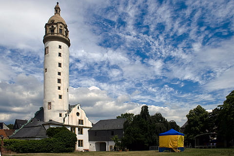 maksimum, slot, tårn, fyrtårn, berømte sted, arkitektur, bygning udvendig, bygget struktur, bygning, himmel, sky - himmel, sted for tilbedelse, religion, tro, dag, spiritualitet, fortiden, rejsemål, historie, natur, ingen mennesker, træ, udendørs, Spir, 2K, CC0, offentligt domæne, royaltyfrie