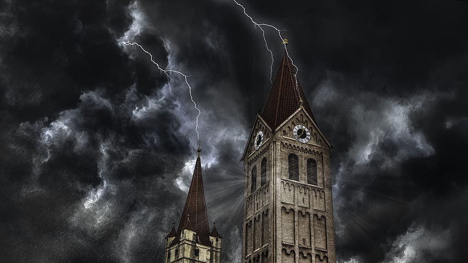 torre, llamps, nit, composició, tempesta, endavant, núvols, flaix, cel, temps, naturalesa, tempesta d’estiu, pluja, núvols de tempesta, núvol, místic, humor, trons, sol, electricitat, tempesta de nit, núvols foscos, fenomen natural, flaix de llamps, trama de llamps, fosc, negre, ciutat, llums, llum, fotografia nocturna, descàrrega, alt voltatge, força de la natura, desenvolupament de flaix, Església, campanar, fons de pantalla, fons, imatge de fons, mitjanit, tard, pluja intensa, arquitectura, edifici, núvol - cel, exterior de l'edifici, estructura construïda, cap gent, por, horror, estil gòtic, Torre del Rellotge, religió, lloc de culte, destinacions de viatge, poder a la natura, ominós, 5K