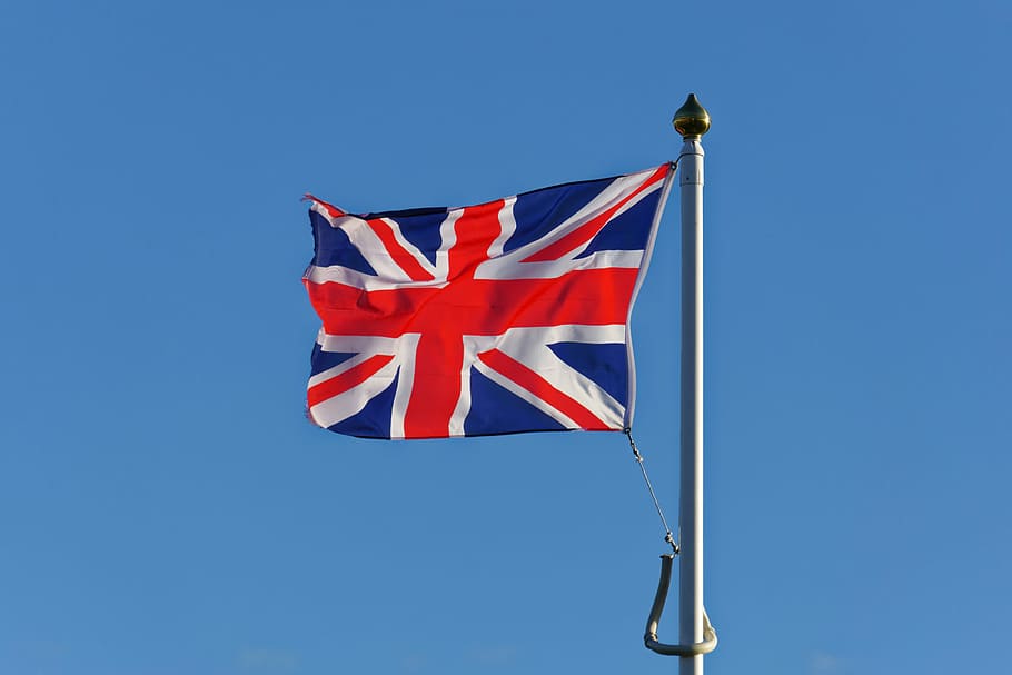 bandera del regne unit, Union Jack, jack, flag, vermell, blanc, blau, bandera, vermell, blanc, blau, asta de bandera, Unió, Jack, britànic, unit, Gran Bretanya, UK, regne, genial, nacional, bandera britànica, el patriotisme, orgull, fulla d'auró, cap gent, cel, cel clar, naturalesa, vent, vista d’angle baix, dia, assolellat, còpia espai, agitant, medi ambient, pol, ratlles, a l'aire lliure, independència, icona nacional, 5K