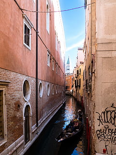 mehrere, Person, Sitzung, Kanu, Brücke, Seufzer, braun, Beton, Gebäude, neben, Karosserie, Wasser, Fenster, runden, Fluss, Kanal, die Architektur, gebaute Struktur, Gebäudehülle, Transport, Wasserfahrzeug, Stadt, Wohngegend, Tag, Natur, Transportmittel, Himmel, Verbindung, draußen, zufällige Menschen, Ufergegend, 4K, CC0, gemeinfrei, lizenzfrei