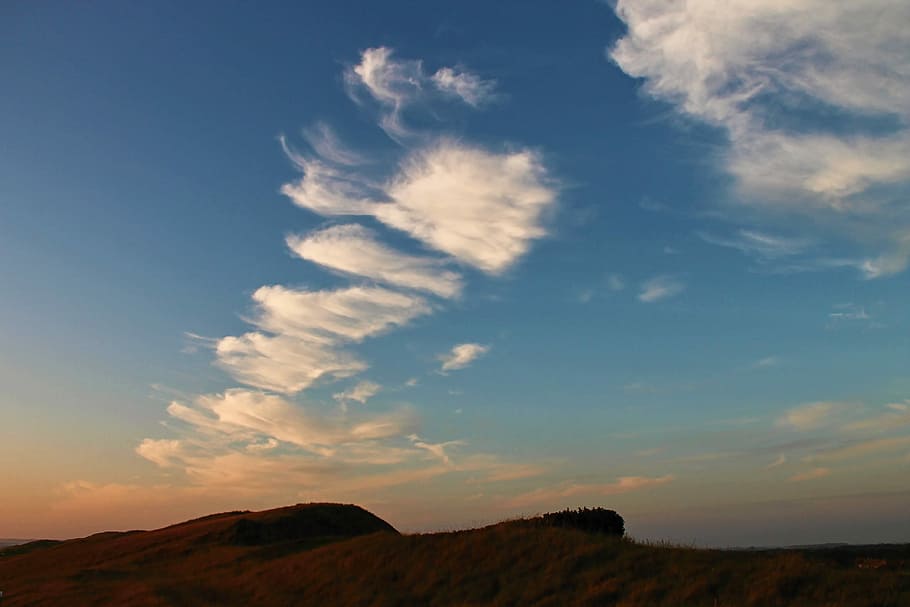 núvols sobre muntanya, cel de la nit, núvols, posta de sol, dunes, Costa, cloudformation, núvol, cel, abendstimmung, humor, naturalesa, llum de la nit, paisatge dunar, atmosfèric, Holanda Septentrional, Països Baixos, Mar del nord, europa, wolkenspiel, dunes de sorra, núvol - cel, bellesa a la natura, escenics - natura, escena tranquil·la, tranquil·litat, paisatge, medi ambient, escena no urbana, cap gent, terra, muntanya, a l'aire lliure, idíl·lic, horitzó sobre la terra, horitzó, planta, remot, 4K