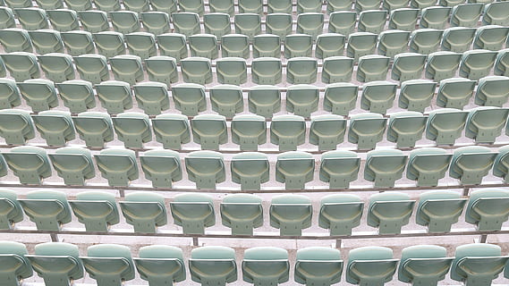 chaises, vide, rangées, stade, dans une rangée, modèle, répétition, arrière-plans, grand groupe d'objets, plein cadre, ordre, personne, céramique, couleur blanche, porcelaine, métal, assiette, moderne, forme, conception, à l'intérieur, abondance, cercle, cote à cote, acier, alliage, 5K, CC0, domaine public, libre de droits
