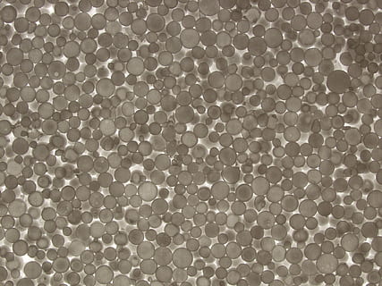 textura, polystyrenu, materiál, pozadí, kov, celý rám, vzor, stříbro - kov, stříbrné barvy, nikdo, texturou, detail, uvnitř, lesklý, chrom, bílá barva, abstraktní, tvar, ocel, slitina, šedá, odraz, extrémní detail, efekt, kovový průmysl, 1080P, CC0, veřejná doména, bez autorských práv