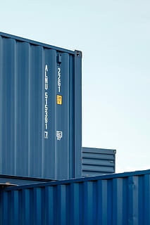 negre, tancs de càrrega, apilats, gris, intermodal, contenidors, apilament, junts, clar, blau, cel, contenidor, càrrega, etiquetatge, nombre, tipografia, suïssa, Ginebra, contenidor d'enviament, Enviament, contenidor intermodal, emmagatzematge, cel clar, cap gent, còpia espai, metall, arquitectura, dia, naturalesa, indústria, primer pla, a l'aire lliure, transport, equipament, magatzem de distribució, tecnologia, acer, equipament industrial, 4K, CC0, domini públic, lliure de regalies