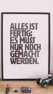 alles, ist, Fertig;, bewegwijzering, montuur, frames, grens, wit, muur, afbeelding, tekst, afdrukken, typografie, taal, tafel, hout, tinten, sleutels, portemonnee, communicatie, computer, technologie, westers schrift, computerapparatuur, binnenshuis, desktop pc, geen mensen, verbinding, internet, computer netwerk, Draadloze technologie, computerscherm, studio opname, detailopname, bureau, bedrijf, toetsenbord, bericht, Computer misdaad, 5K, CC0, publiek domein, royaltyvrij