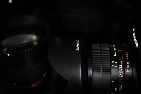 kamera, bakgrunnen, svart, mørk, canon, fotograf, fotoutstyr, linse, glass, kanonlinsen, optikk, teknologi, fotografering temaer, objektiv - optisk instrument, kunstkultur og underholdning, nærbilde, kamera - fotografisk utstyr, innendørs, ingen folk, retro stylet, musikk, objektiv - øye, svart farge, fotografisk utstyr, utstyr, nostalgi, enkelt objekt, fokusere på forgrunnen, studio skudd, bakgrunn, svart bakgrunn, slr kamera, digitalkamera, 2K, CC0, offentlig domene, opphavsrett gratis
