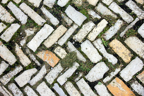 Patch, Steine, Weg, Hintergründe, keine Leute, Muster, High Angle View, Vollbild, Tag, texturiert, stein material, Nahansicht, draußen, Wand, die Architektur, Stein, solide, Fußweg, Backstein, gebaute Struktur, Straße, Rau, direkt darüber, Pflasterstein, Beton, 5K, CC0, gemeinfrei, lizenzfrei