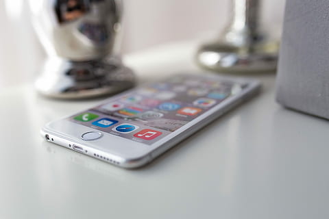 diverso, artículos, primeros planos, de cerca, hermoso, tecnología, comunicación, tecnología inalámbrica, nadie, conveniencia, elección, conexión, dispositivo de información portátil, enfoque selectivo, controlar, teléfono inteligente, variación, teléfono móvil, adentro, solo objeto, aplicación movil, Industria electrónica, equipo, industria, teclado, equipo eléctrico, 4K, CC0, dominio público, libre de derechos