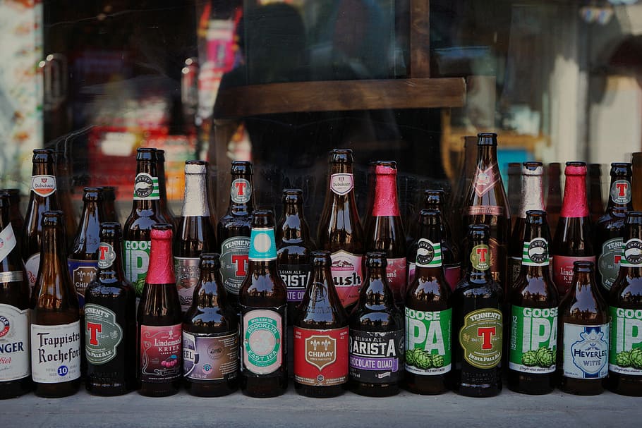 dużo szklanej butelki, dużo płynnych butelek, butelki, piwo, pusty, szkło, wino, shichahai, Pekin, butelka, pojemnik, żadnych ludzi, alkohol, tekst, wybór, wewnątrz, duża grupa obiektów, zmiana, drink, jedzenie i picie, odświeżenie, szkło - materiał, martwa natura, obfitość, układ, piwo - alkohol, etykieta, porozumiewanie się, butelka piwa, wyświetlacz detaliczny, 5K