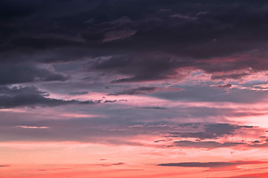 Nimbus-Wolken, golden, Stunde, Fotografie, Wolken, klar, Himmel, Wolke, Sonnenuntergang, Wolkengebilde, Orange, dunkel, Rosa, Abend, Sonne, Gewitter, stürmisch, Sturm, wolkig, wolke - himmel, Schönheit in der Natur, Dramatischer Himmel, Szenen - Natur, Atmosphäre, Hintergründe, keine Leute, Natur, Ruhe, pinke Farbe, bedeckt, idyllisch, ruhige Szene, lila, Meteorologie, draußen, abstrakt, Wind, 5K
