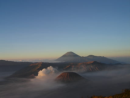 kalnas, apsuptas, debesys, Indonezija, bromo, java, kraštovaizdį, pobūdį, krateris, saulėtekis, peizažas, lauke, vaizdingas, atogrąžų, nuotykius, panoraminis, Debesuota, Azijoje, kelionė, ryte, vulkanas, parkas, scenos, ramybė, ramioje scenoje, grožis gamtoje, vaizdai - gamta, dangus, žemės, kelionės tikslai, nėra žmonių, geologija, aplinką, kopijavimo vietos, ne miesto scenoje, idiliškas, fizinė geografija, kalnų, vulkaninis krateris, smogas, kalnų viršūnė, 1080P, CC0, Viešasis domenas, nemokamai