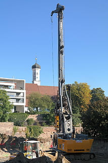 byggearbejde, websted, bore, borerigger, hydraulisk, Ulm, hellige treenighedskirke, arkitektur, himmel, bygget struktur, maskineri, skyfri himmel, natur, bygning udvendig, træ, industri, dag, blå, byggebranchen, sollys, byggemaskiner, bygning, plante, transportmidler, udendørs, ingen mennesker, by, byggemateriale, industrielt udstyr, 5K, CC0, offentligt domæne, royaltyfrie