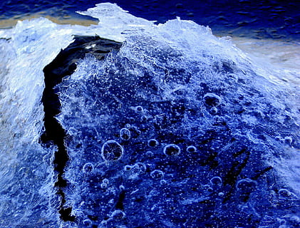 is, vinter, blå, kold, natur, Frosset, frost, krystal, is tekstur, isnende, blå tekstur, is baggrund, rygsmerte, smerte, vand, ingen mennesker, hav, solid, klippe, rock-objekt, bevægelse, skønhed i naturen, tæt på, udendørs, kold temperatur, vandsport, høj vinkel visning, strand, geologi, dag, renhed, 1080P, CC0, offentligt domæne, royaltyfrie