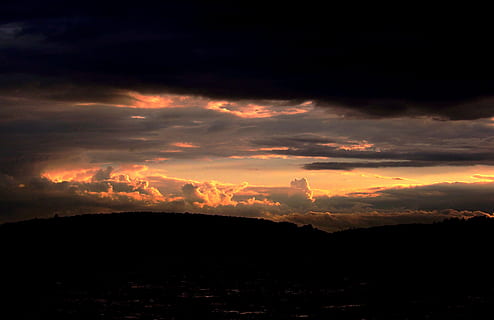 solars, posta de sol, estiu, set, estiu, conjunt, sol, llum solar, llum, naturalesa, cel, temps, taronja, groc, brillant, tarda, paisatge, càlid, núvol - cel, vespre, escenics, cloudscape, color taronja, nit, bellesa a la natura, fosc, a l'aire lliure, silueta, escena tranquil·la, tranquil·litat, escenics - natura, cap gent, cel dramàtic, medi ambient, idíl·lic, tempesta, arquitectura, ominós, 1080P, CC0, domini públic, lliure de regalies