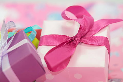 çeşitli renk hediye kutuları, hediye, yapılmış, paket, döngü, paket döngüsü, Noel, Noel dekorasyonu, vermek, gelişi, paketlenmiş, hediye paketleme, sürpriz, Hediyeler, anneler Günü, çocuk doğum günü, doğum günü, dekorasyon, sevinç, renkli, renk, doğumgünü hediyesi, pembe renk, hediye kutusu, kutu - konteyner, kurdele - dikiş kalemi, kutlama, bağlı yay, sevgililer günü - tatil, kurdele, kapatmak, insansız, yay, kâğıt, içeriye, natürmort, tatil, seçici odak, Etkinlik, Kutu, ambalaj kağıdı, stüdyo çekimi, 4K