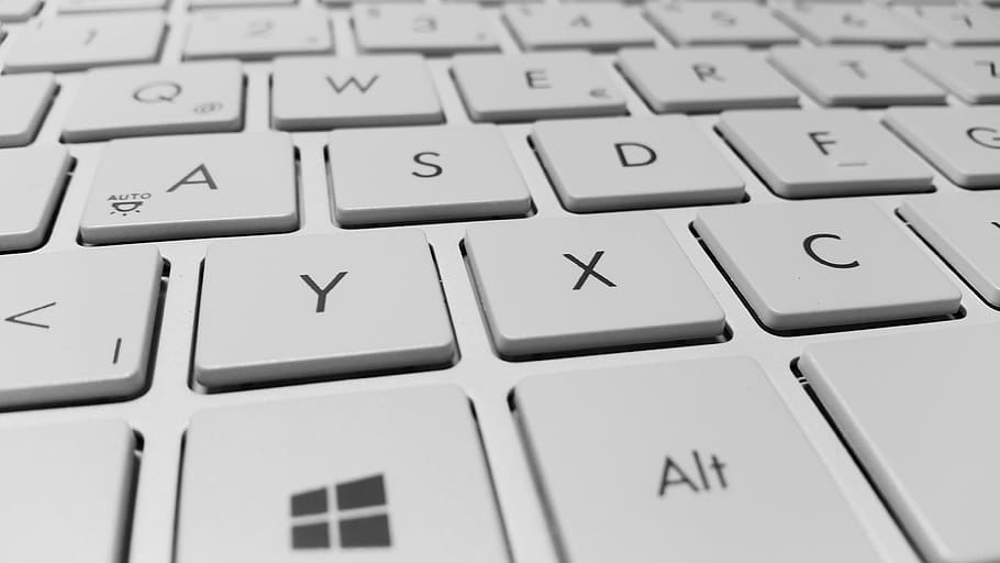 teclat d’ordinador blanc, teclat de poma, botons, ordinador, teclat d’ordinador, dispositiu, icones, teclat, claus, portàtil, lletres, logotip, tecnologia, equips informàtics, text, part de l’ordinador, carta, comunicació, connexió, clau d’ordinador, marc complet, primer pla, tecnologia sense fils, cap gent, alfabet, fons, guió occidental, a l'interior, 4K