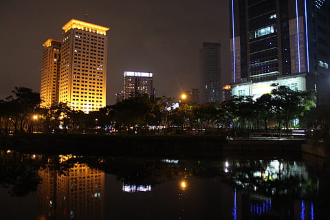 Nachtsicht, Konstruktion, Reflexion, Itabashi, New Taipei City, Taiwan, beleuchtet, Gebäudehülle, die Architektur, Stadt, Nacht-, gebaute Struktur, Wasser, Gebäude, keine Leute, Baum, Ufergegend, modern, Natur, Bürogebäude außen, Wohngegend, Wolkenkratzer, große Höhe, Himmel, draußen, 2K, CC0, gemeinfrei, lizenzfrei