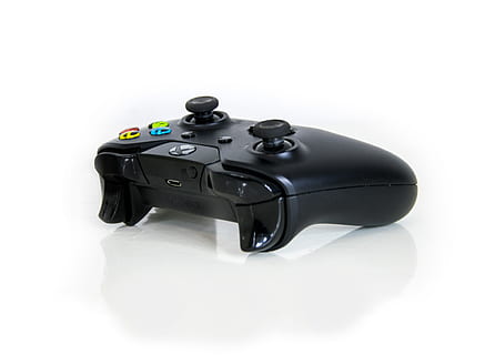 game, model, 3d-model, studio shot, single object, white background, black color, technology, indoors, cut out, no people, toy, communication, copy space, close-up, control, futuristic, arts culture and entertainment, robot, two objects, high angle view, shiny, aggression, 5K, CC0, public domain, royalty free