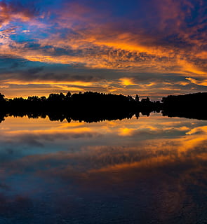 siluetă, copaci, noros, cer, timpul zilei, apus de soare, lac, oglindire, reflecţie, Abendstimmung, nori, romantism, natură, seară, apă, roșu, atmosferic, peisaj, reflectarea apei, frumos, cald, amurg, cerul de seară, atmosfera, dispozitie, romantic, portocale, seara, liniște, frumusețe în natură, scenice - natura, o scenă liniștită, culoare portocalie, nor - cer, idilic, dramatic cer, nici o persoana, malul mării, scenă non-urbană, în aer liber, 8K, CC0, domeniu public, fără drepturi de autor