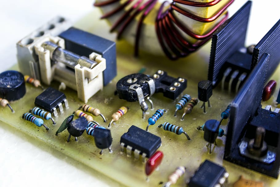 detailní, fotografování, obvodová deska, elektrikář, obvod, elektromechanické, rozdíl, elektronika, kartu, relé, torus, technologie, počítač, detail, zařízení, elektronický průmysl, nikdo, spojení, elektřina, selektivní zaměření, průmysl, uvnitř, vysoký úhel pohledu, složitost, elektrické komponenty, kabel, počítačový čip, velká skupina objektů, stálý život, počítačové vybavení, elektrické zařízení, zdroj napájení, 5K