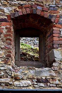 okno, Pohled, historický, cihly, cihlová zeď, cihlový, kamenný materiál, stavba, architektura, zeď, nikdo, opuštěný, budova, starý, den, nástěnný prvek, exteriér budovy, poškozen, kamenná zeď, Dějiny, run-down, pokles, venku, zvětralý, zhoršení, oblouk, zničil, 5K