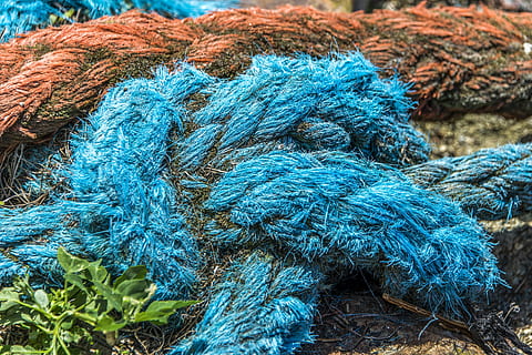 corda, vell, cordes, marítim, antic, marí, node, color, blau, primer pla, cap gent, dia, a l'aire lliure, xarxa de pesca, complexitat, vista d’angle alt, pescar, enredat, xarxa comercial de pesca, indústria pesquera, textura, força, centrar-se en primer pla, natura morta, fons, vareta, patró, color turquesa, 2K, CC0, domini públic, lliure de regalies