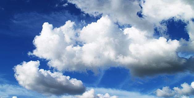 Himmel, Wolke, Blau, Hintergrund, Weiß, paradiesisch, Tag, Licht, Sommer-, rein, Religion, Sauerstoff, draussen, Tageslicht, Atmosphäre, Frieden, Meteorologie, Klima, Farbe, Wetter, Ozon, hell, hoch, Schönheit, wunderschönen, Natur, Luft, wolke - himmel, Wolkengebilde, Wind, bedeckt, Szenen - Natur, Hintergründe, Schönheit in der Natur, Umgebung, weiße Farbe, Dramatischer Himmel, Sonnenlicht, idyllisch, lebendige Farbe, keine Leute, draußen, Sonne, sauber, Freiheit, abstrakt, 2K, CC0, gemeinfrei, lizenzfrei