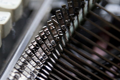 maşină de scris, tipuri, macro, tehnologie, a închide, mașini, selectiv, metal, echipament, în interior, Afaceri, nici o persoana, mașină, antic, stil retro, conexiune, industrie, vechi, trecutul, istorie, echipamente de producție, tastatură, 2K, CC0, domeniu public, fără drepturi de autor
