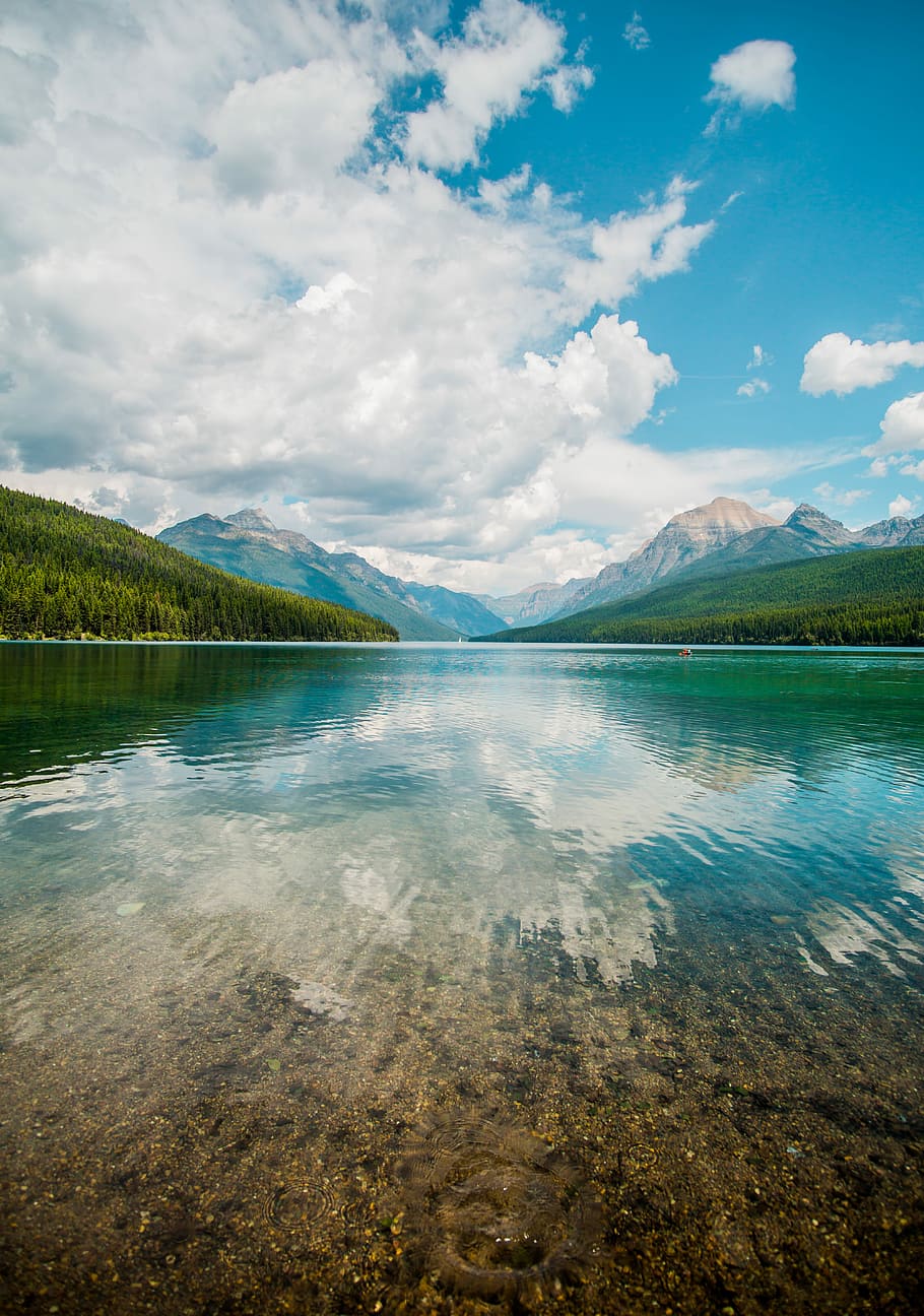 llac, verd, muntanya, foto, calmat, cos, aigua, cel, núvol, bosc, ondulació, pedres, naturalesa, turó, mirall, paisatge, dos medicaments, dos llacs de medicina, parc nacional de glaceres, núvol - cel, bellesa a la natura, escenics - natura, tranquil·litat, escena tranquil·la, reflexió, dia, cap gent, escena no urbana, davant del mar, idíl·lic, remot, Serra, a l'aire lliure, 5K