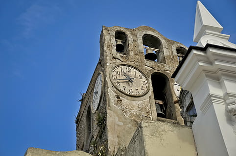 ur, capribukser, Napoli, tårn, bygning, turisme, milepæl, klokke, ferie, himmel, arkitektur, bygget struktur, lav vinkel visning, skyfri himmel, bygning udvendig, natur, ingen mennesker, blå, fortiden, dag, historie, sted for tilbedelse, rejsemål, religion, tro, spiritualitet, udendørs, 4K, CC0, offentligt domæne, royaltyfrie