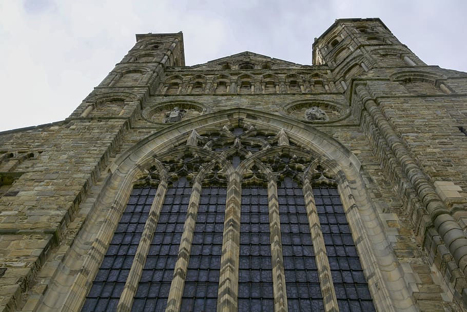 catedral, durham, finestra, pedra, patrimoni, arquitectura, vista d’angle baix, estructura construïda, exterior de l'edifici, edifici, cel, religió, lloc de culte, espiritualitat, creença, història, dia, el passat, arc, cap gent, naturalesa, núvol - cel, estil gòtic, ornamentat, abadia, 5K