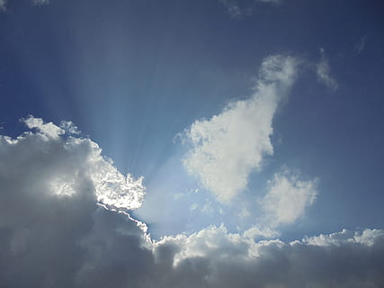 nuvole, raggi di sole, raggi, cielo, blu, natura, tempo metereologico, all'aperto, sfondi, giorno, estate, aria, nuvola - cielo, clima, bianca, Cloudscape, bellezza nella natura, luce del sole, Paradiso, scenics - natura, ambiente, idilliaco, Colore bianco, nessuno, la tranquillità, raggio di sole, soffice, atmosfera, vento, meteorologia, morbidezza, luminosa, purezza, 5K