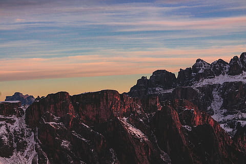 foto, Marrone, bianca, nevicando, montagne, montagna, natura, Paesaggi, paesaggio, roccia - oggetto, tramonto, scogliera, cielo, all'aperto, posto famoso, bellezza nella natura, nessuno, formazione rocciosa, scena tranquilla, nuvola - cielo, scenics - natura, roccia, la tranquillità, ambiente, catena montuosa, scena non urbana, idilliaco, destinazioni di viaggio, geologia, formazione, 4K, CC0, dominio pubblico, privo di copyright