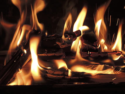 rotes Feuer, Lagerfeuer, Feuer, Flamme, warm, Hitze, brennen, Marke, Brandstiftung, Feuerteufel, Verbrennung, Feuer - natürliches Phänomen, Hitze - Temperatur, Natur, glühend, Bewegung, orange Farbe, Nahansicht, Holz - Material, Holz, Log, keine Leute, Nacht-, drinnen, Brennholz, Religion, Umgebung, Langzeitbelichtung, 4K, CC0, gemeinfrei, lizenzfrei