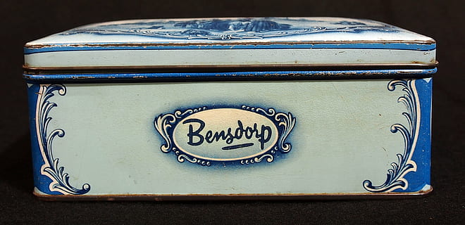 bensdorps, chokolade, boks, tin, pakke, gammel, retro, årgang, mad, opbevaring, tæt på, ingen mennesker, blå, enkelt objekt, tekst, meddelelse, indendørs, retro stylet, teknologi, beholder, vestlige script, metal, antik, nostalgi, studio skud, stilleben, mad og drikke, 2K, CC0, offentligt domæne, royaltyfrie