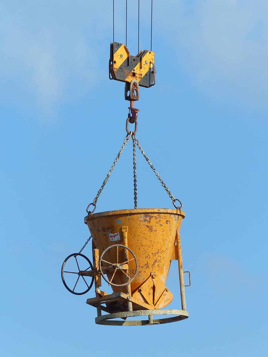 sollevatore di pesi, lavori di costruzione, gru, scorso, trasporto merci, corda, secchi in cemento, betoniera, catena, mozzo, cielo, giallo, cielo sereno, macchinario, blu, natura, nessuno, giorno, metallo, gru - macchine edili, copia spazio, all'aperto, Inquadratura dal basso, modo di trasporto, industria, attrezzatura, sospeso, mezzi di trasporto, equipaggiamento industriale, 4K