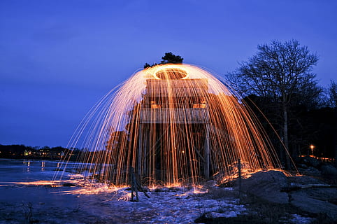 Feuer, lange Verschlusszeit, Abend, Himmel, beleuchtet, Bewegung, Nacht-, Langzeitbelichtung, Natur, Wasser, Dämmerung, Bewegungsunschärfe, draußen, Blau, keine Leute, Spinnen, Szenen - Natur, die Architektur, Brunnen, Reiseziele, klarer Himmel, kalte Temperatur, Drahtwolle, 4K, CC0, gemeinfrei, lizenzfrei