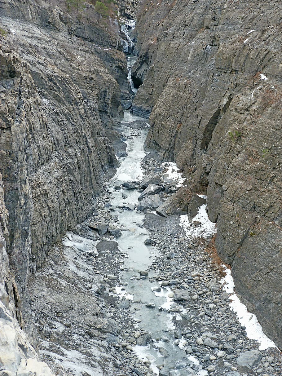 paisatge, naturalesa, muntanya, hivern, ranures blanques, Alps, aigua, gel, fred, cursos d'aigua, penya-segats, roques, Alps d’alta provença, rock, sòlid, cap gent, dia, rock - object, bellesa a la natura, a l'aire lliure, aigua que flueix, direcció, escenics - natura, formació de roca, escena no urbana, terra, medi ambient, riu, estret, que flueix, rierol: aigua que flueix, formació, 4K
