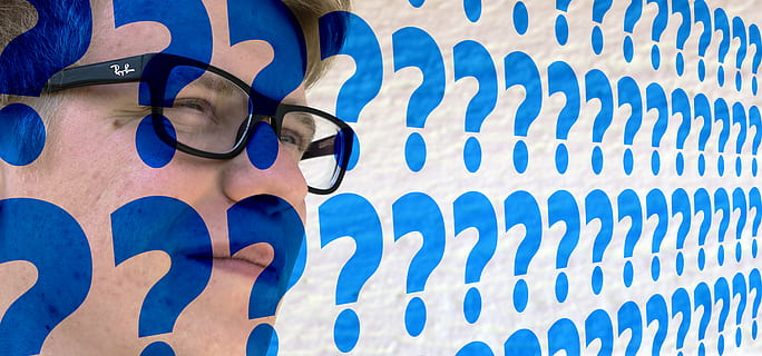 nero, incorniciato, occhiali da vista ray ban, uomo, ragazzo, viso, vista, direzione, bicchieri, ritratto, giovani, critico, domanda, punto interrogativo, i problemi, pensiero, incertezza, conoscere, imparare, formazione scolastica, formazione, modo di vivere, inoltrare, blu, modello, nessuno, giorno, avvicinamento, sicurezza, fotogramma intero, protezione, sport, natura, sfondi, acqua, all'aperto, posto a sedere, scarpa, forma, caratteristica della parete, subacqueo, 8K, CC0, dominio pubblico, privo di copyright